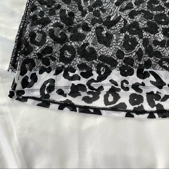 NWT Chico’s Blouse Cheetah Chaser Lace Overlay Top Scoop Neck Size Medium ( 1 ) - Picture 6 of 9